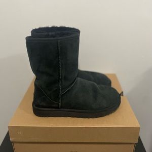 UGG Australia Women Classic Short II Black Suede Fur Size USA 10